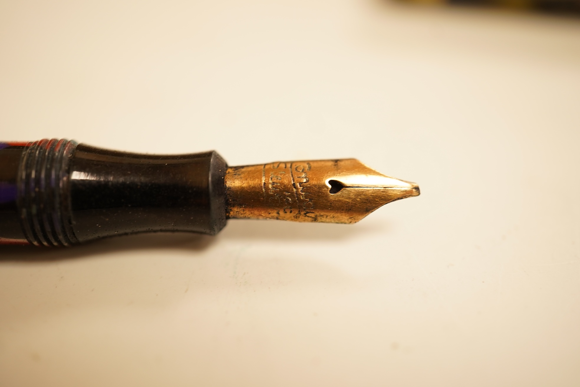 A Conway Stewart Dinkie No. 526 fountain pen, 9cm long